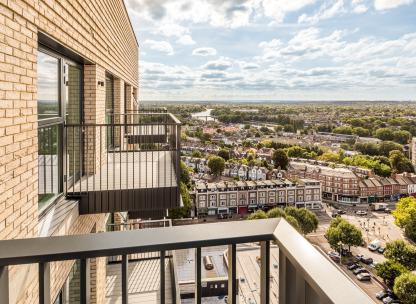 Kew Bridge Rise view shot