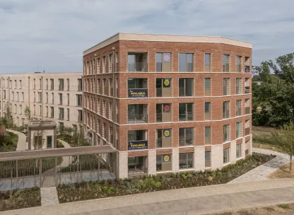 Knights Park, Fusion block external