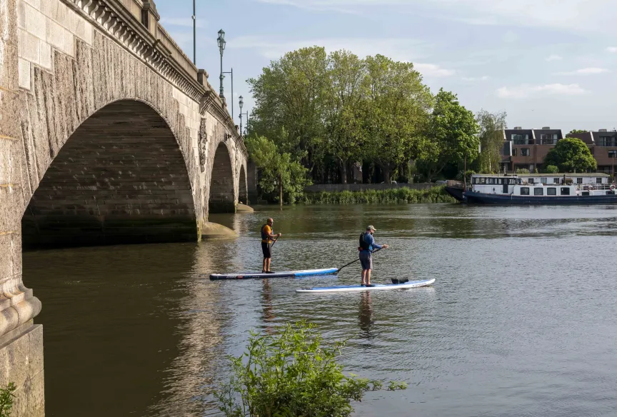 Kew Bridge Rise Local Area