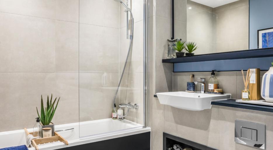 Marleigh - Apartment Bathroom