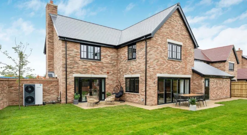 Elgrove Gardens Show Home Rear Garden