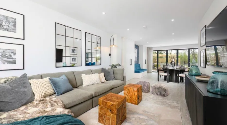 Canalside Quarter Show Home plot 94