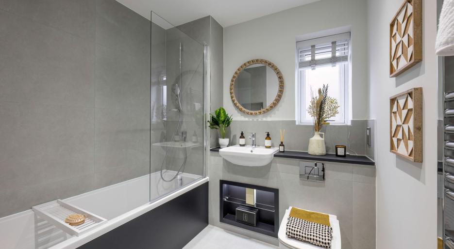 Hollymead Square - Plot 40 Main Bathroom 