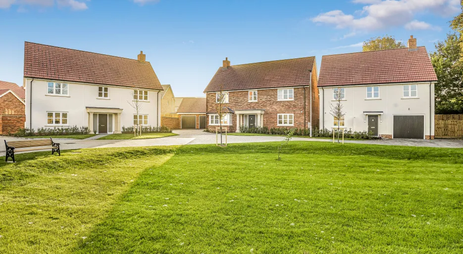 Chesterford Meadows External Street Scene 