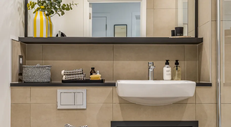 Dagenham green show apartment 16