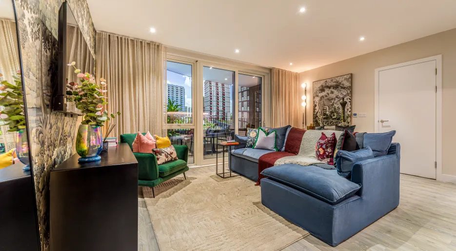 Dagenham 2 bed - living