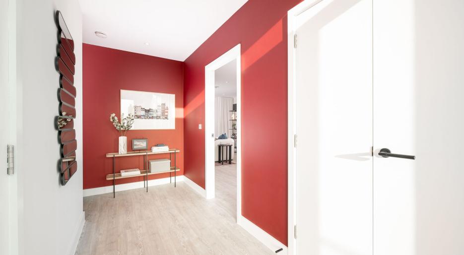 Fusion Show Apartment - Hallway 