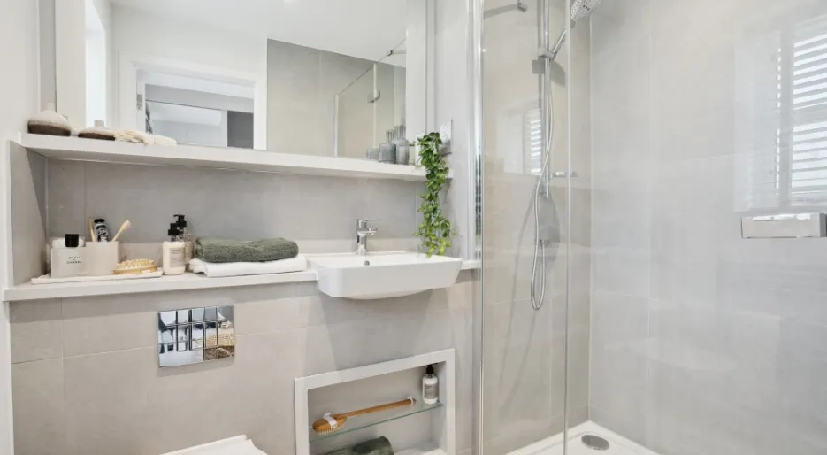 Elgrove Gardens, Show Home, Shower Room