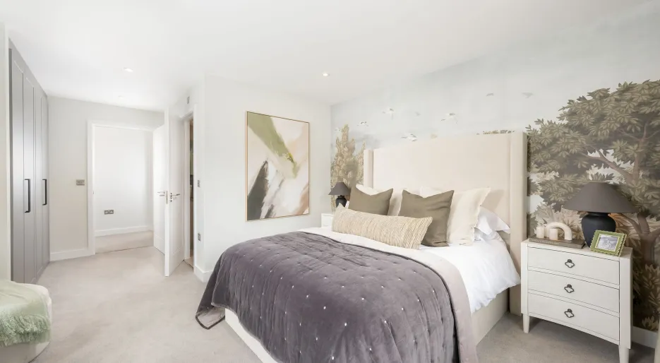 St Georges Place - The Framlingham, Number 1 - Principal Bedroom