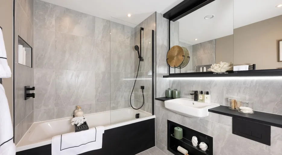 Penthouse Show Apartment - Bathroom