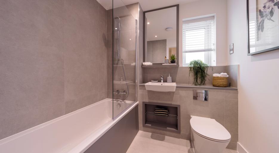 Plot 20 - Hollymead Square - Bathroom 2