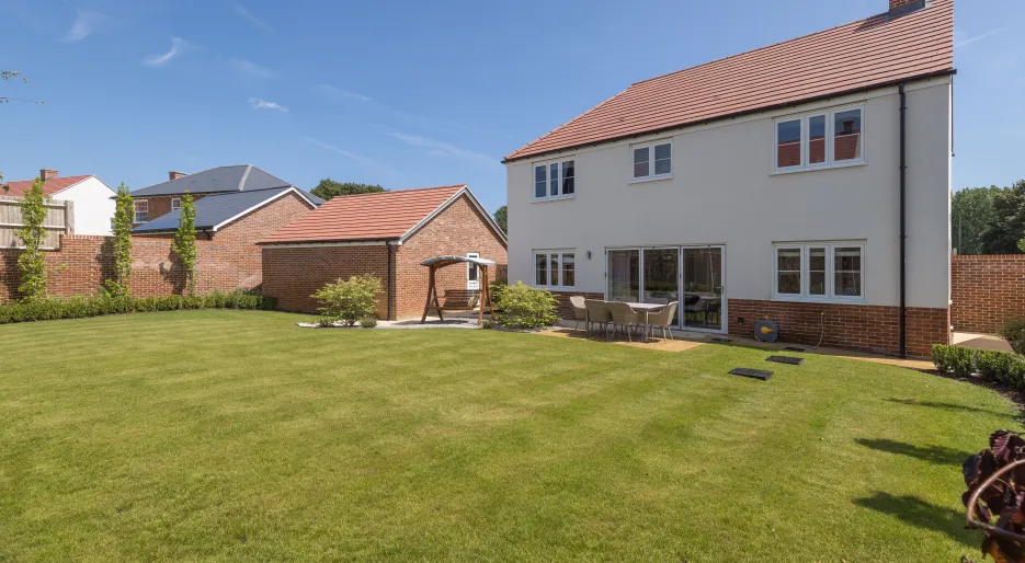 Eden Green - The Jade Number 35 - Garden 