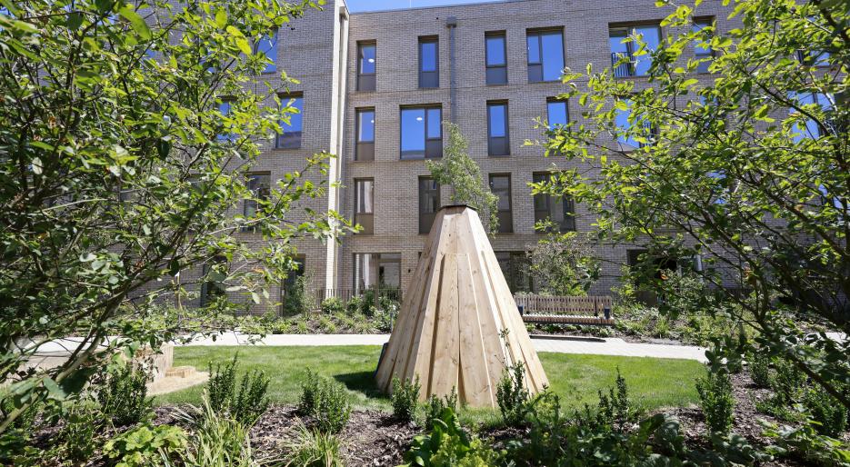 Courtyard Garden at Fusion, Knights Park