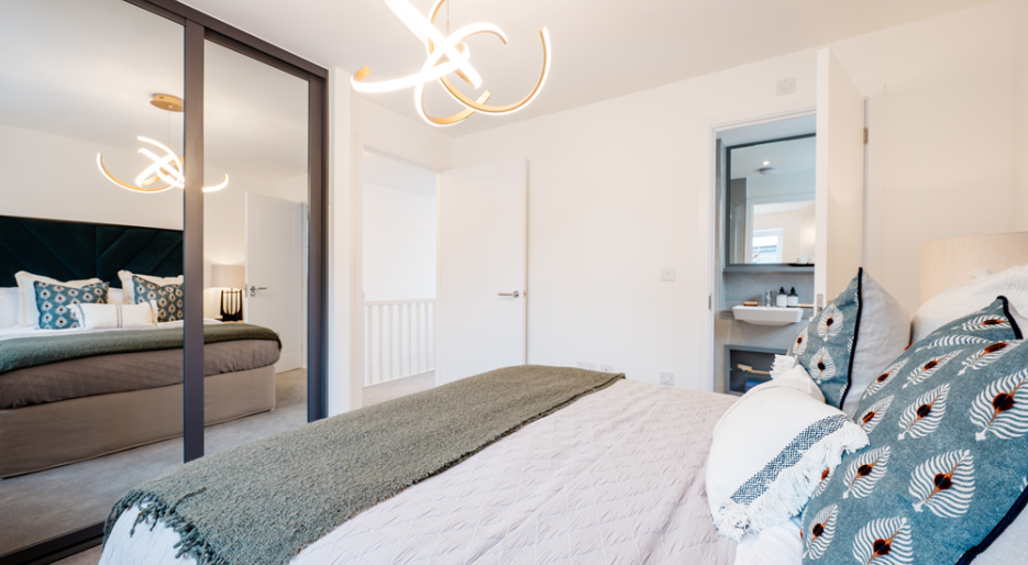 Plot 40 View Home Farehurst Park - Principal Bedroom 