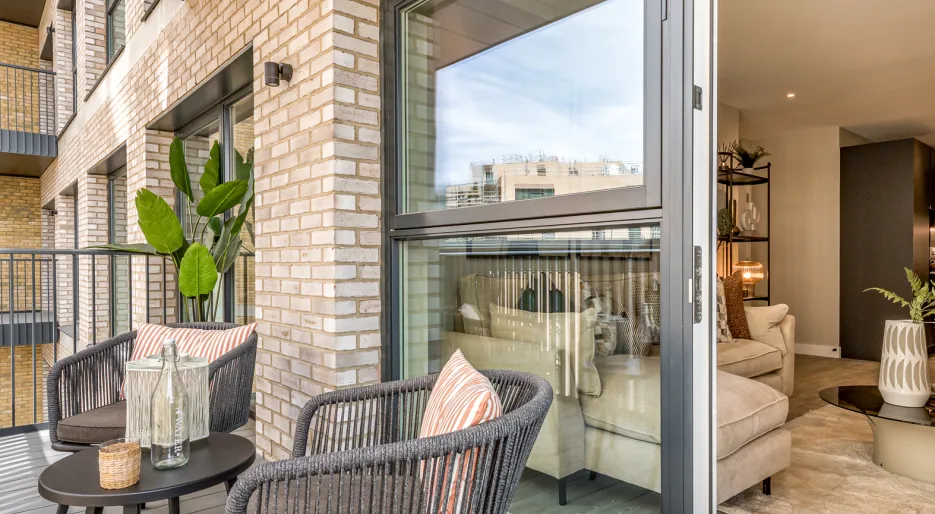 Wren House balcony Inward facing portrait
