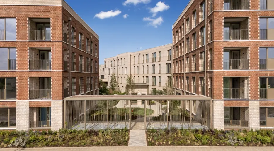 Courtyard Garden at Fusion - Knights Park