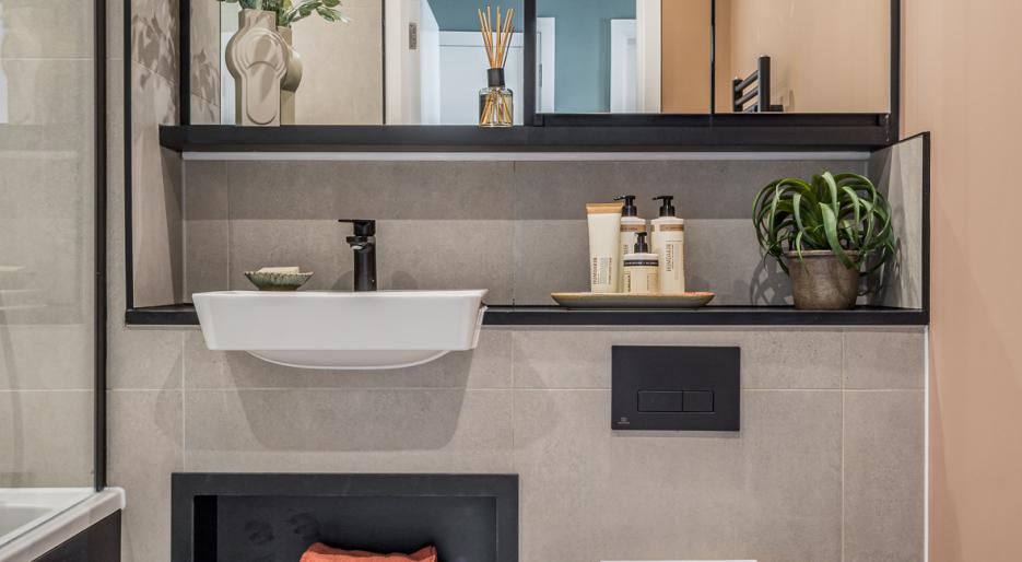 Kew Bridge Rise, 1 Bed show home, bathroom