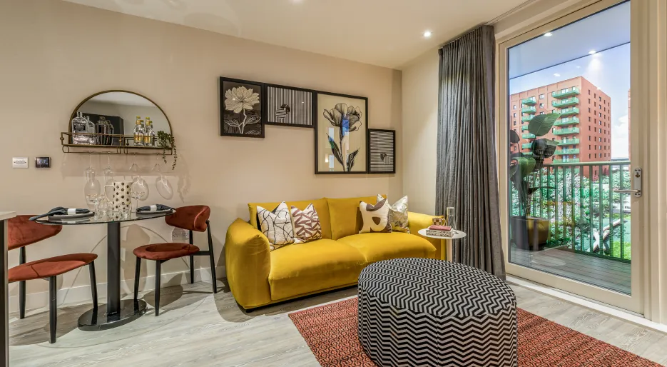 Dagenham Green - 1-bedroom - Living room 