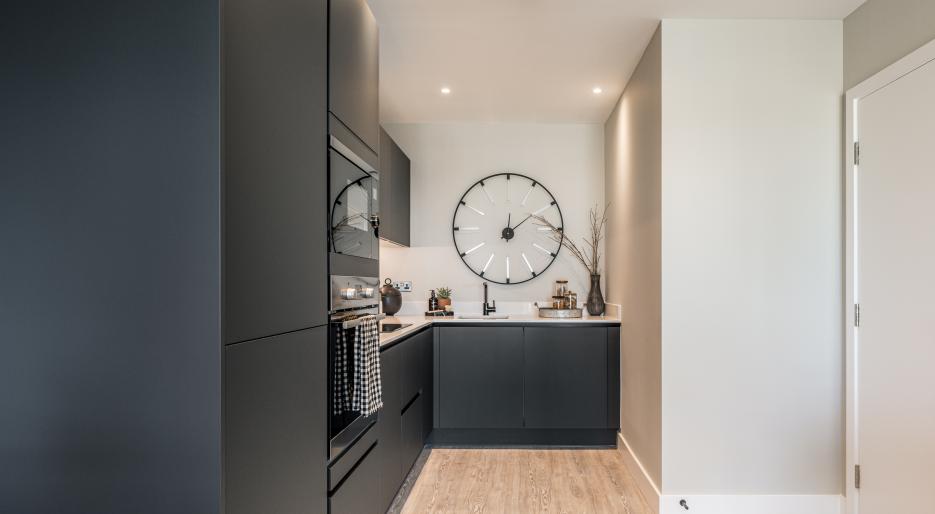 Kew Bridge Rise, 1 Bed show home, kitchen