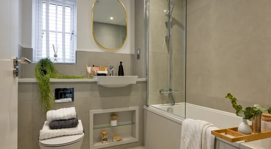Millside Grange, 3 bedroom show home bathroom