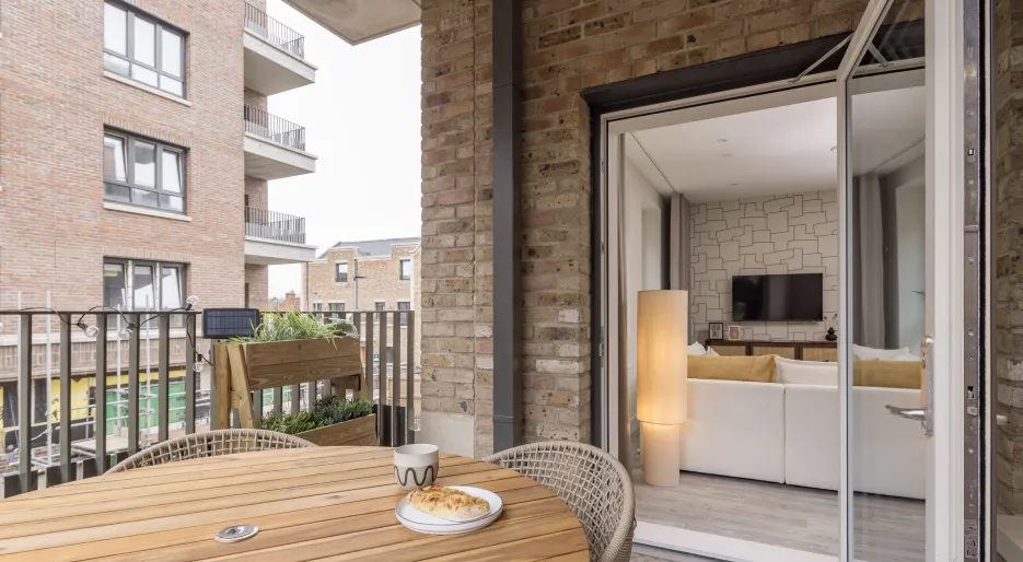 Apartment 43 - Show Apartment - North Gate Park 