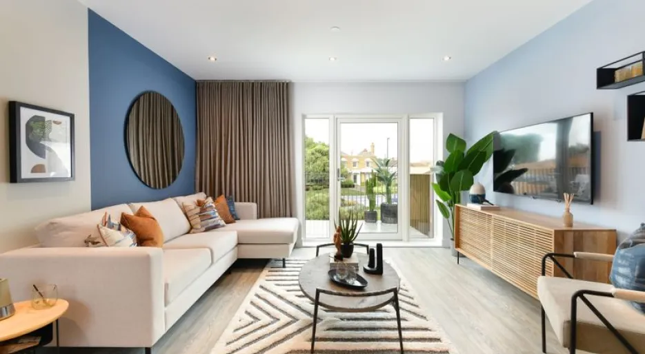 Lampton Parkside 2-bed show apartment 