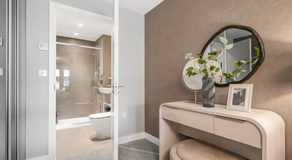 Canalside Quarter, number 197, 3 bed apartment, Principle dressing table.JPG