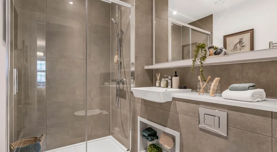 Canalside Quarter, number 197, 3 bed apartment, Principle ensuite.JPG