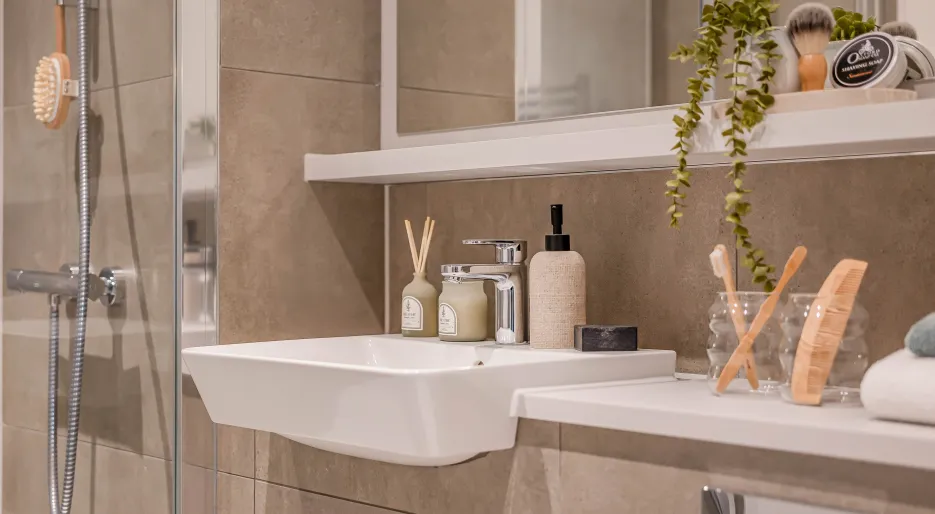 Canalside Quarter, number 197, 3 bed apartment, ensuite detail.JPG