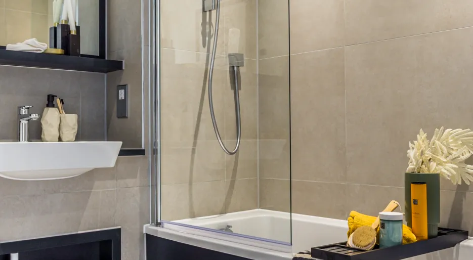 Lampton Parkside - Apartment F1.86 - 2-bedroom 2-bathroom - Bathroom 