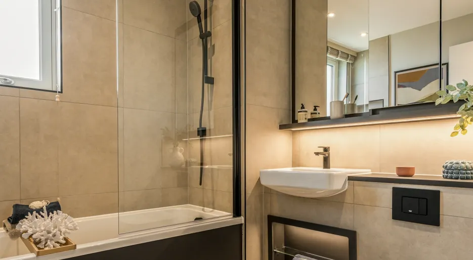 North Gate Park - Pine, Number 9 - Bathroom