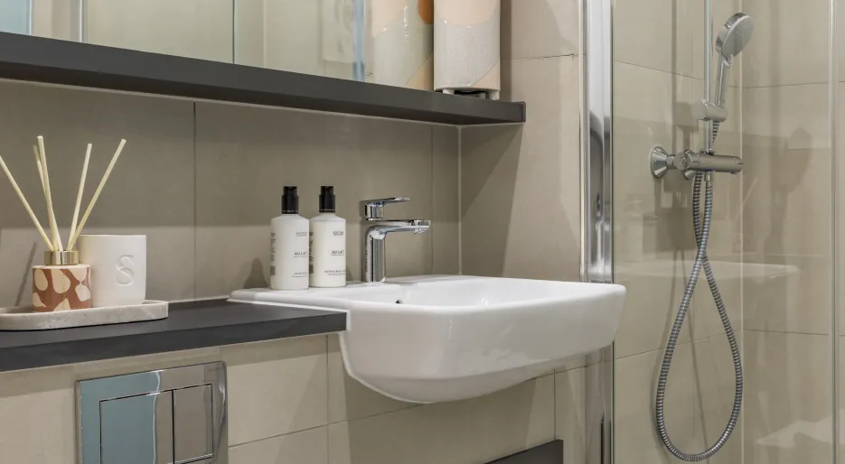 Nexus - Sales Suite Show Apartment - En-suite