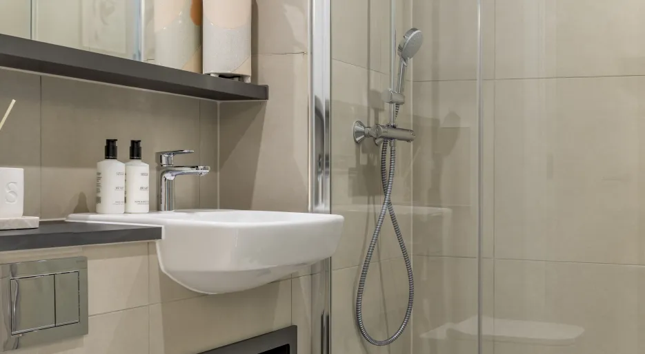 Nexus - Sales Suite Show Apartment - En-suite