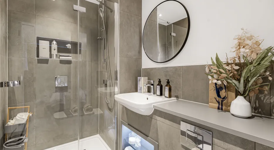 Plot 93 Bed 2 en-suite.jpg