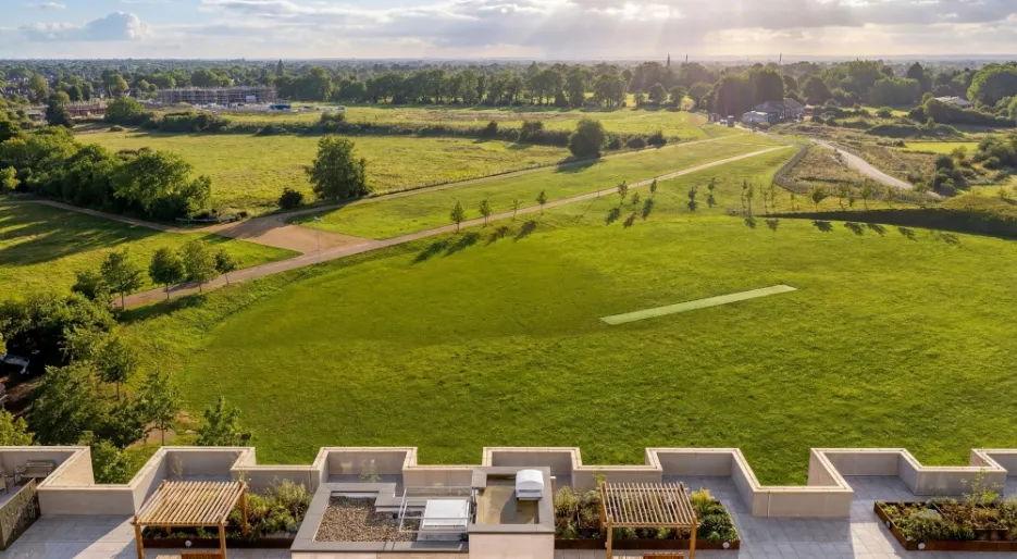 The Icon Rooftop Garden View - Knights Park, Eddington 