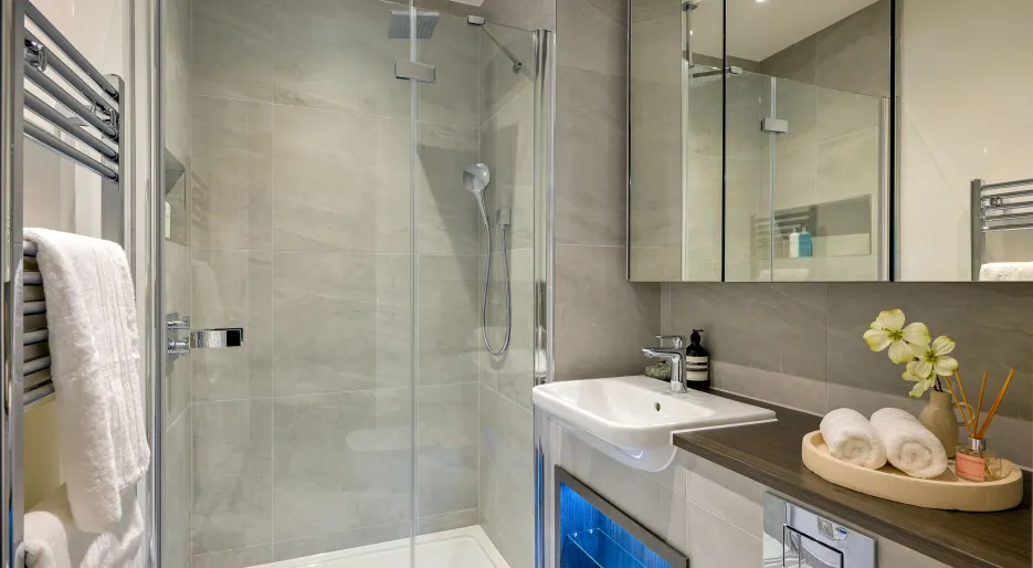 Athena, Plot 7, Principal Bedroom En-suite