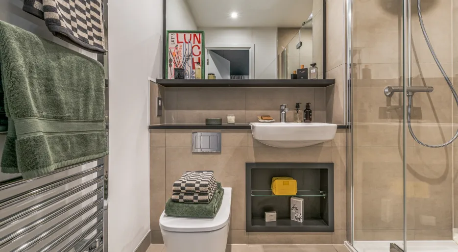 Dagenham Green, 2 bed, 2 bath ensuite