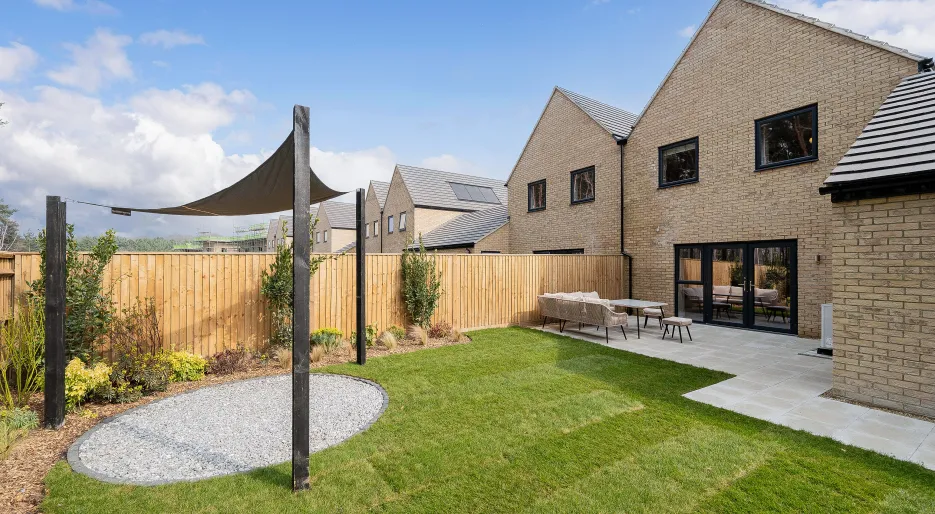 Elmstead - Bookham 3 Bed - Garden (3).jpg