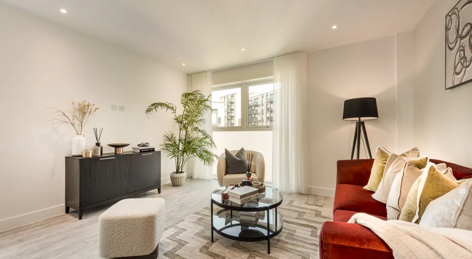 Kew Bridge Rise, Apartment 52, Living Room