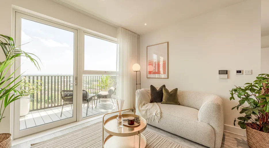 Kew Bridge Rise, Apartment 98, Studio, Living Room 