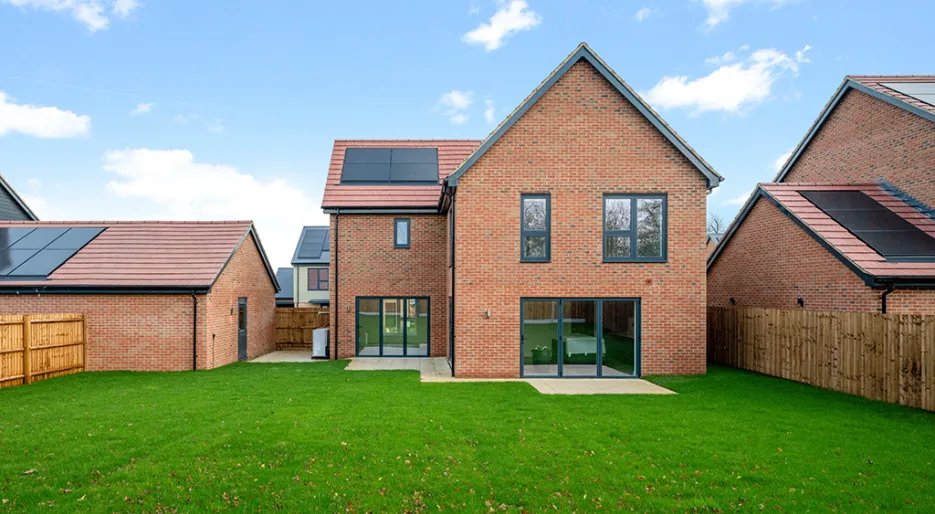 Hollymead Square - The Sweeting, Garden 
