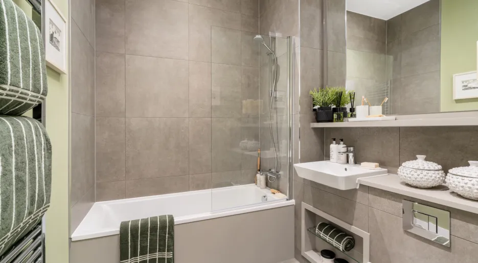Cambium Square - The Eden, Family Bathroom