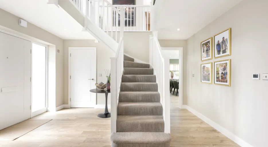 5 bedroom show home, entrance hall