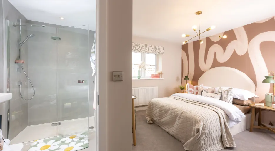 5 bedroom show home, bedroom with ensuite