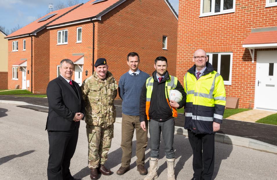 Minister-of-Defence-Tidworth-visit