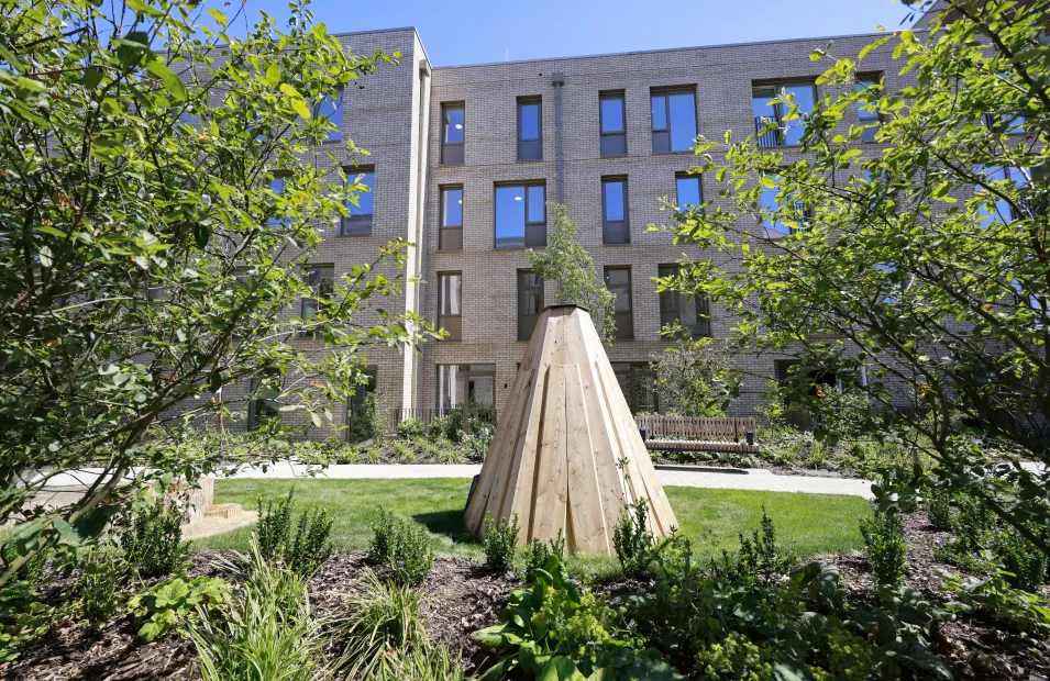 Courtyard Garden at Fusion, Knights Park