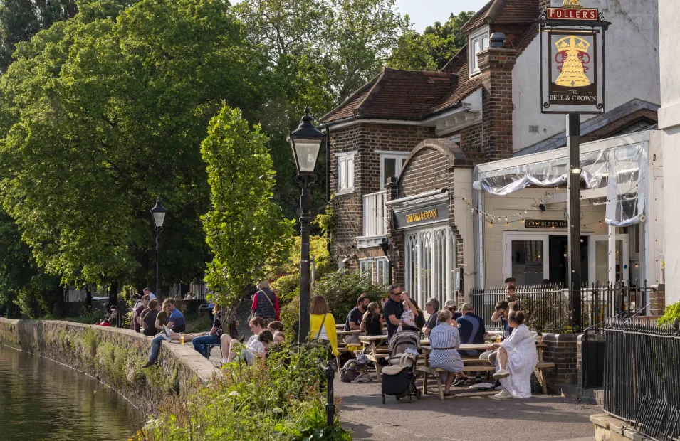 Kew Bridge Rise Local Area