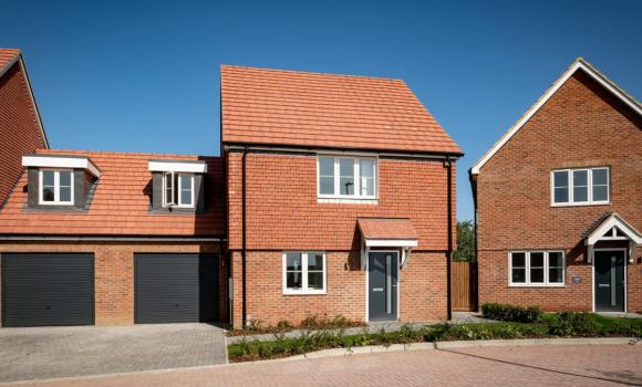 3 bedroom link detached house