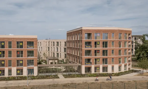 Knights Park, Fusion block external