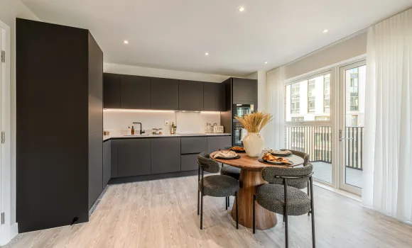 Kew Bridge Rise, Apartment 52, Kitchen & Dining
